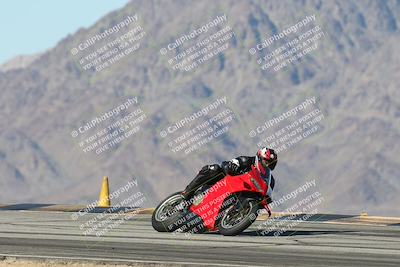 media/Dec-01-2025-Moto Forza (Mon) [[2daa91e15f]]/1-Advanced Group/Session 4 Turn 9/